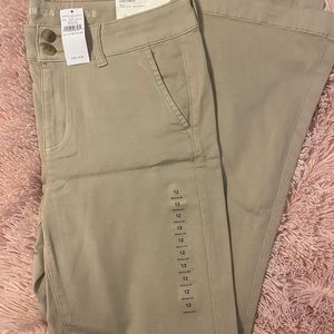 American Eagle Khakis NWT